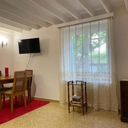 Peculiar Garden Apartment Mytilene Exterior photo