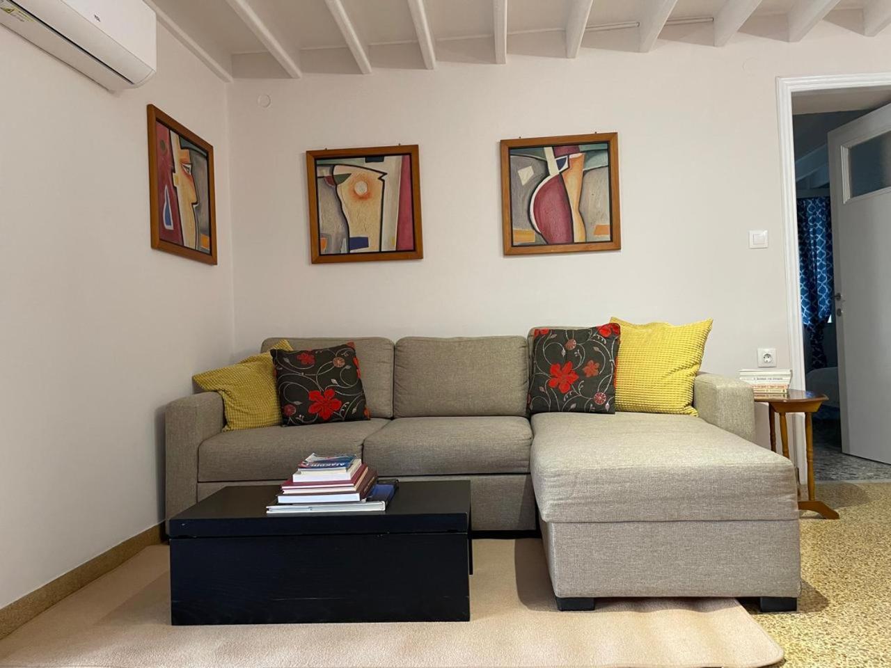 Peculiar Garden Apartment Mytilene