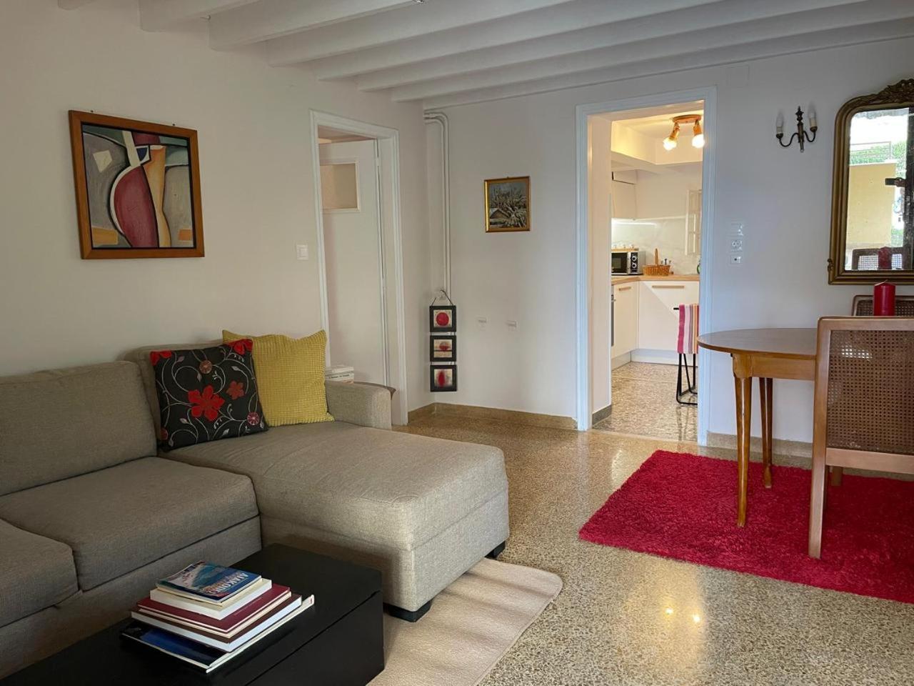 Apartment Peculiar Garden Mytilene