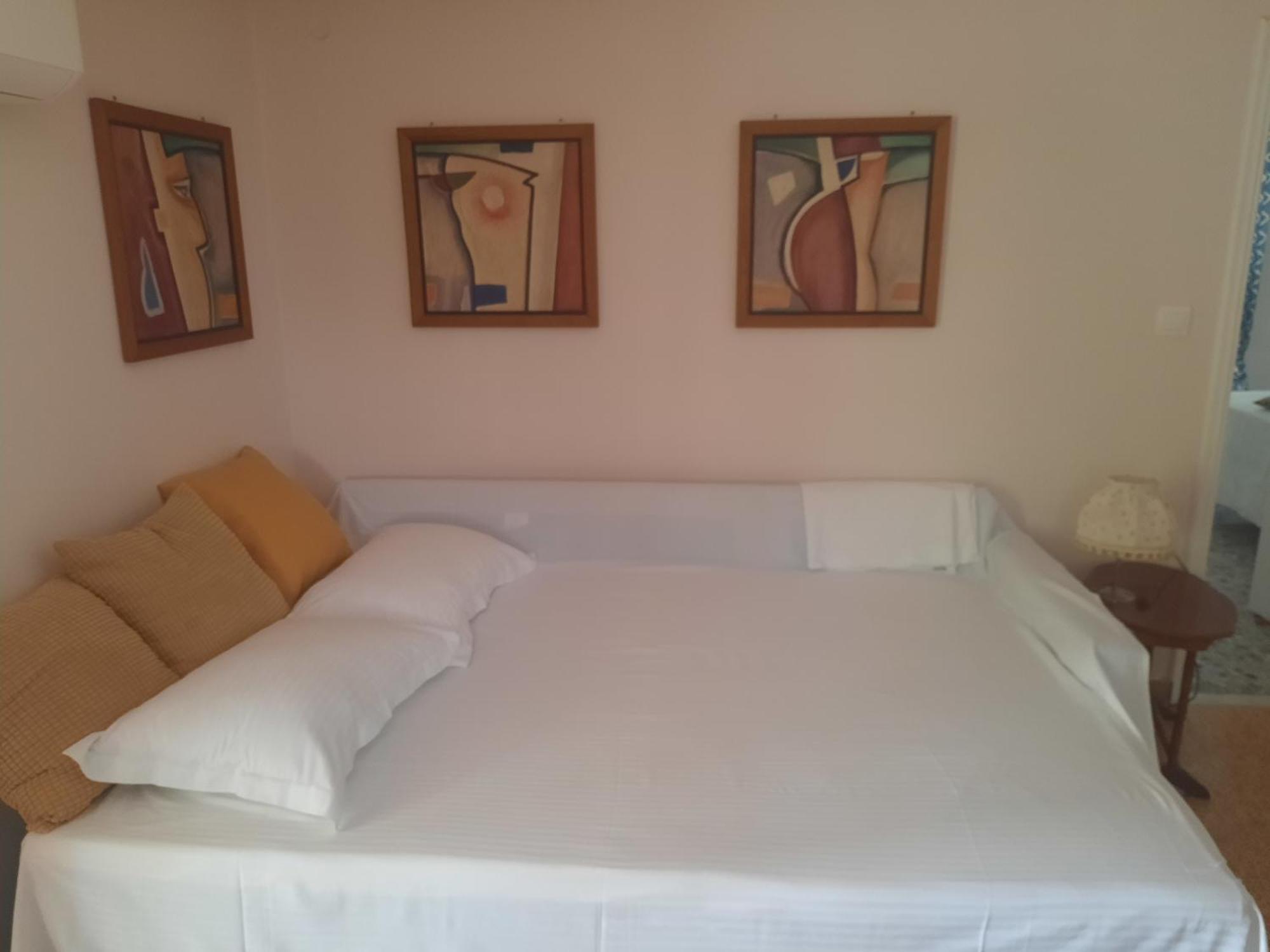 Apartment Peculiar Garden Mytilene